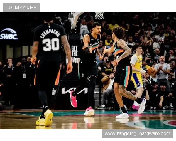 得州德比来袭马刺火箭同场竞技争夺胜利荣耀 得州德比来袭马刺火箭同场竞技争夺胜利荣耀